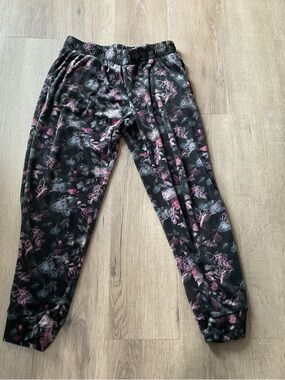 Jessica Simpson Black Sweatpants with Pink & Gray Floral Print